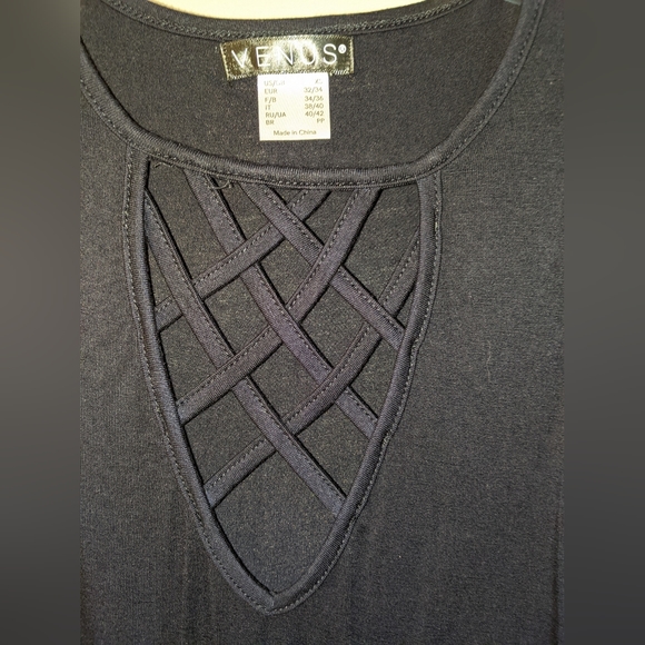 Venus Vneck Sleeveless Ombre Tunic with detail interest at neck - Picture 2 of 4